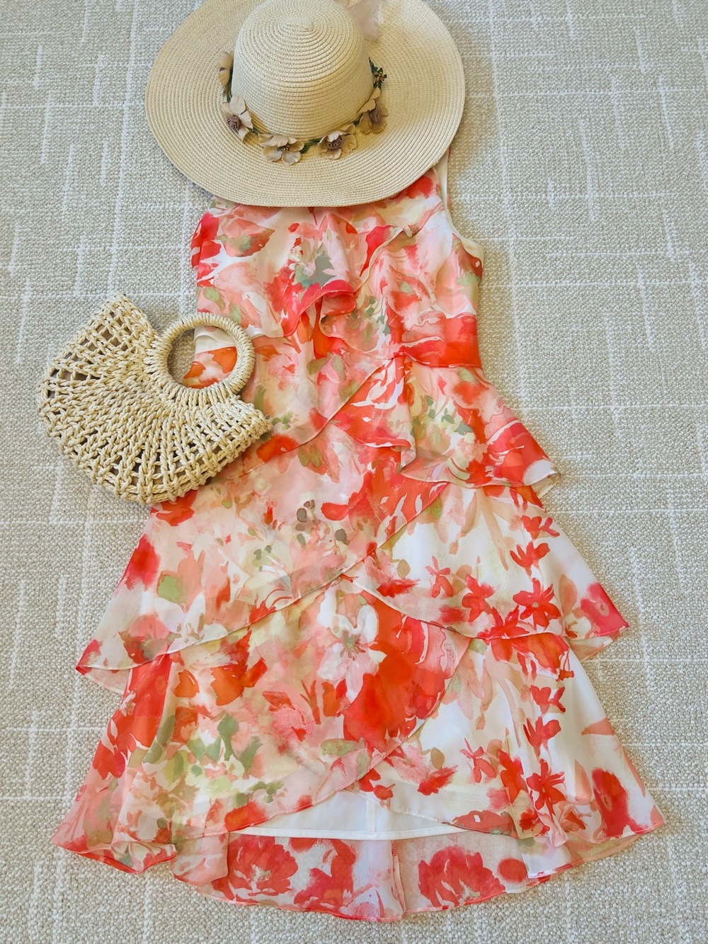 Gorgeous Floral Ruffle Tiered Summer Dress in Coral & CreamSize 6